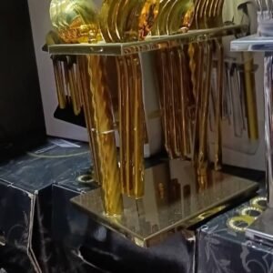 Elegant Gold Cutlery Set