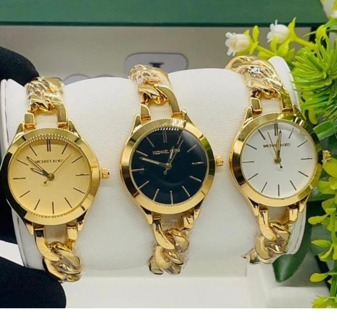 Michael Kors Gold Women’s Chain-Link Watch – Luxury Minimalist Design