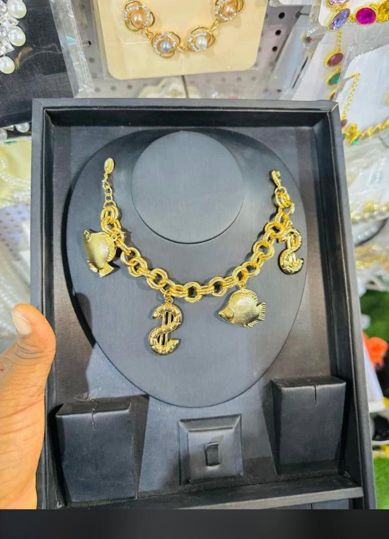 Gold-Plated Charm Necklace with Fish and Dollar Sign Pendants – Trendy Statement Chain