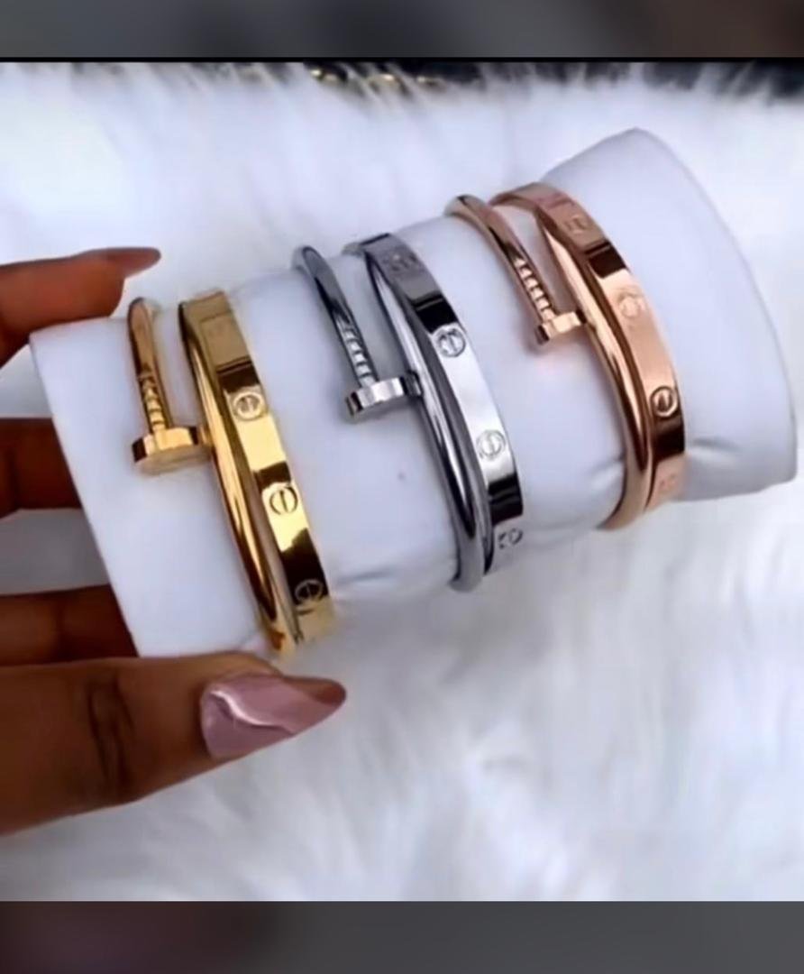 Unisex Luxury Nail & Screw Bracelet Set – Cartier-Inspired Collection