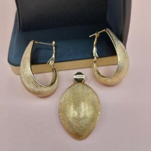 Elegant Gold Teardrop Jewelry Set – Earrings & Pendant Combo