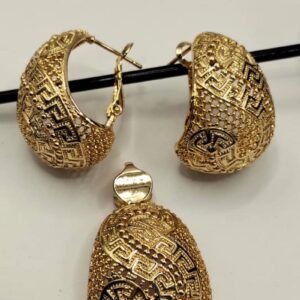 Royal Mosaic Gold Jewelry Set – Intricate Filigree Pendant & Earrings
