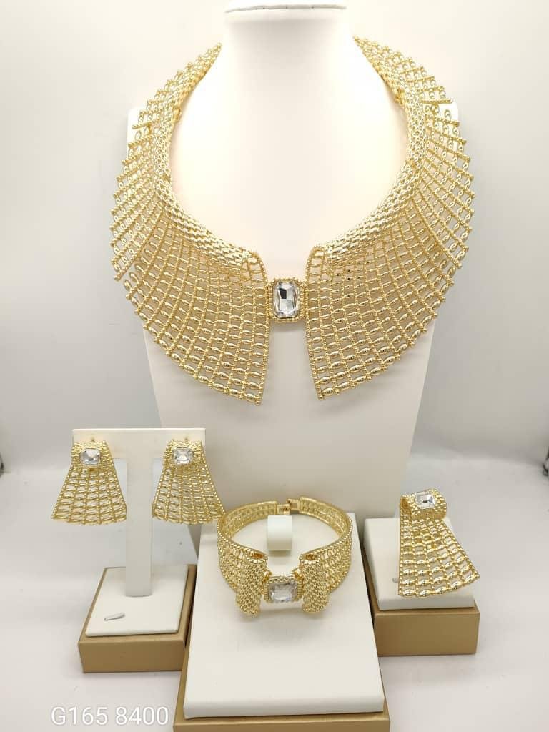 Queen’s Elegance Crystal Gold Set