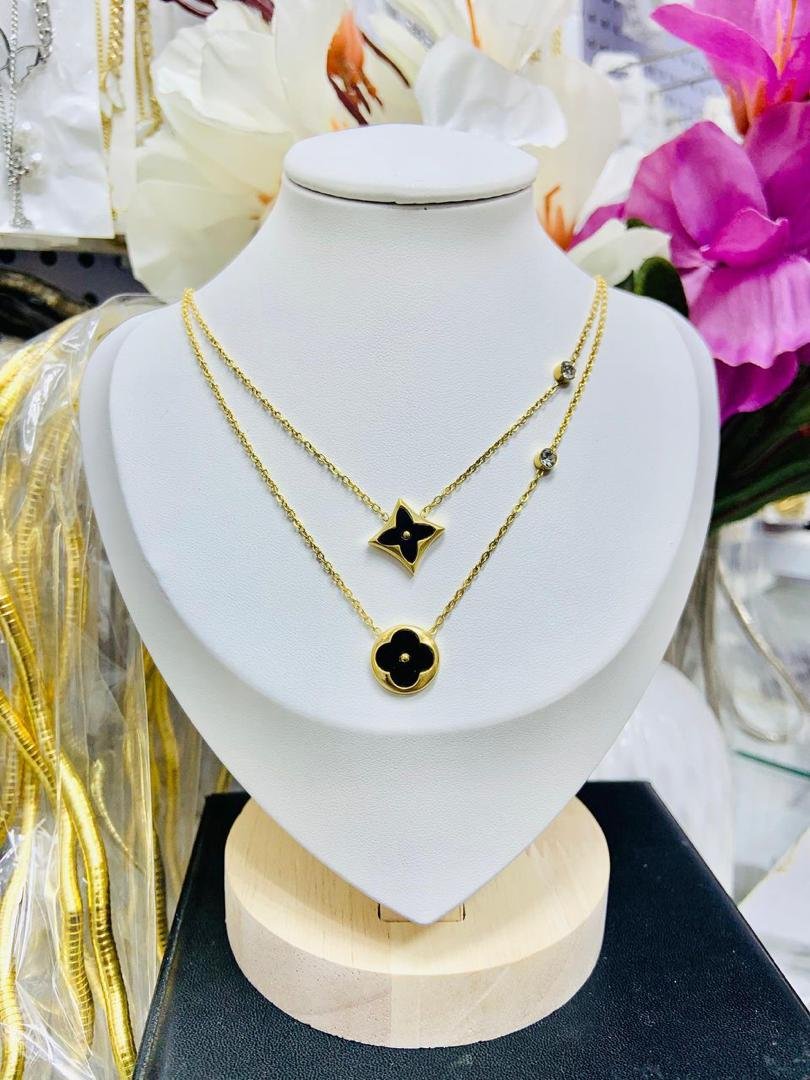 Noir Bloom Necklace