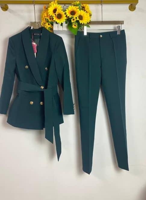 Women’s Double-Breasted Tailored Suit Set (Blazer & Trousers) - Image 2