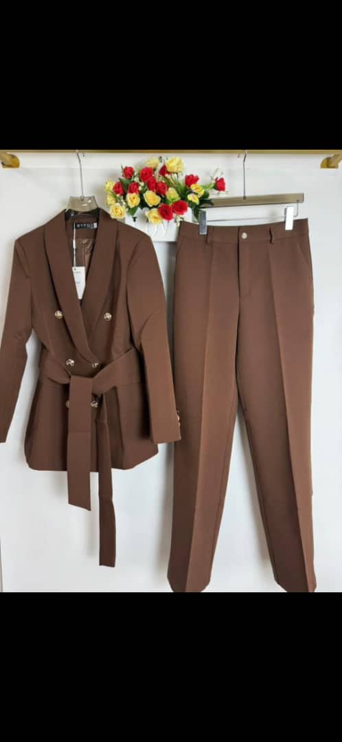 Women’s Double-Breasted Tailored Suit Set (Blazer & Trousers) - Image 3