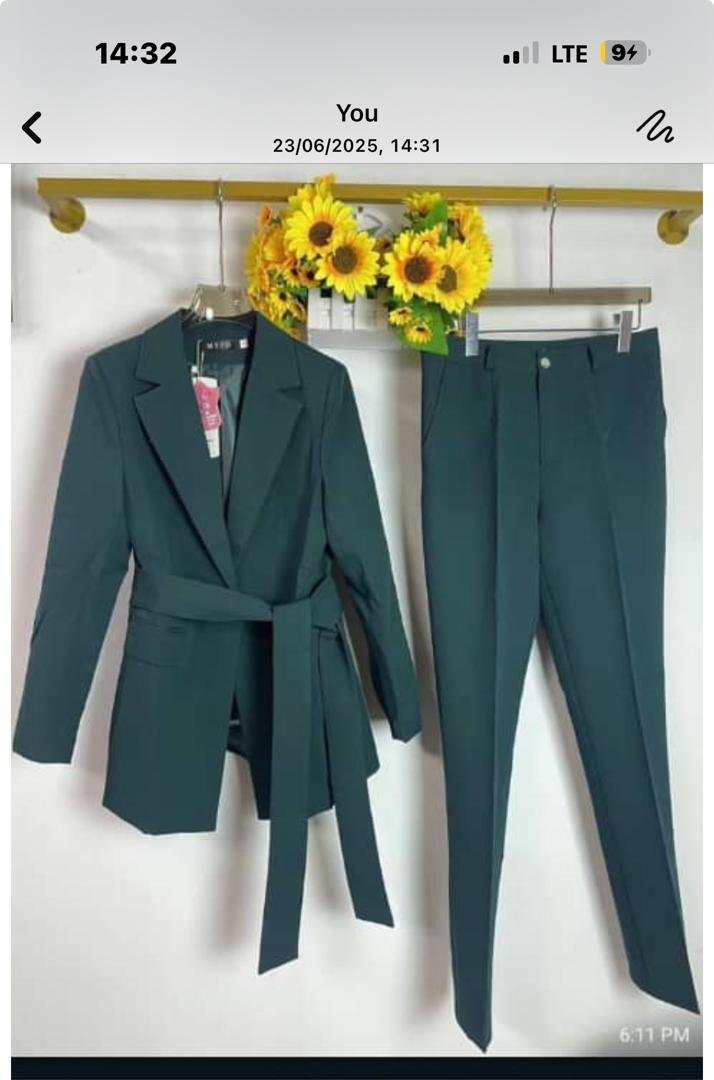 Women’s Double-Breasted Tailored Suit Set (Blazer & Trousers) - Image 5
