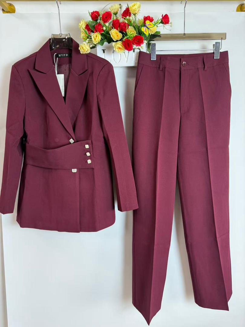 Women’s Double-Breasted Tailored Suit Set (Blazer & Trousers) - Image 7