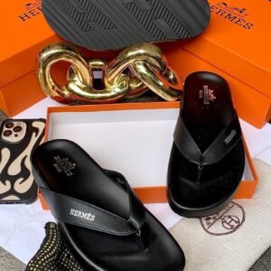 Hermès Leather Thong Sandals in Black