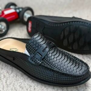Clarks Scaled Leather Slip-On Loafer Mules in Black
